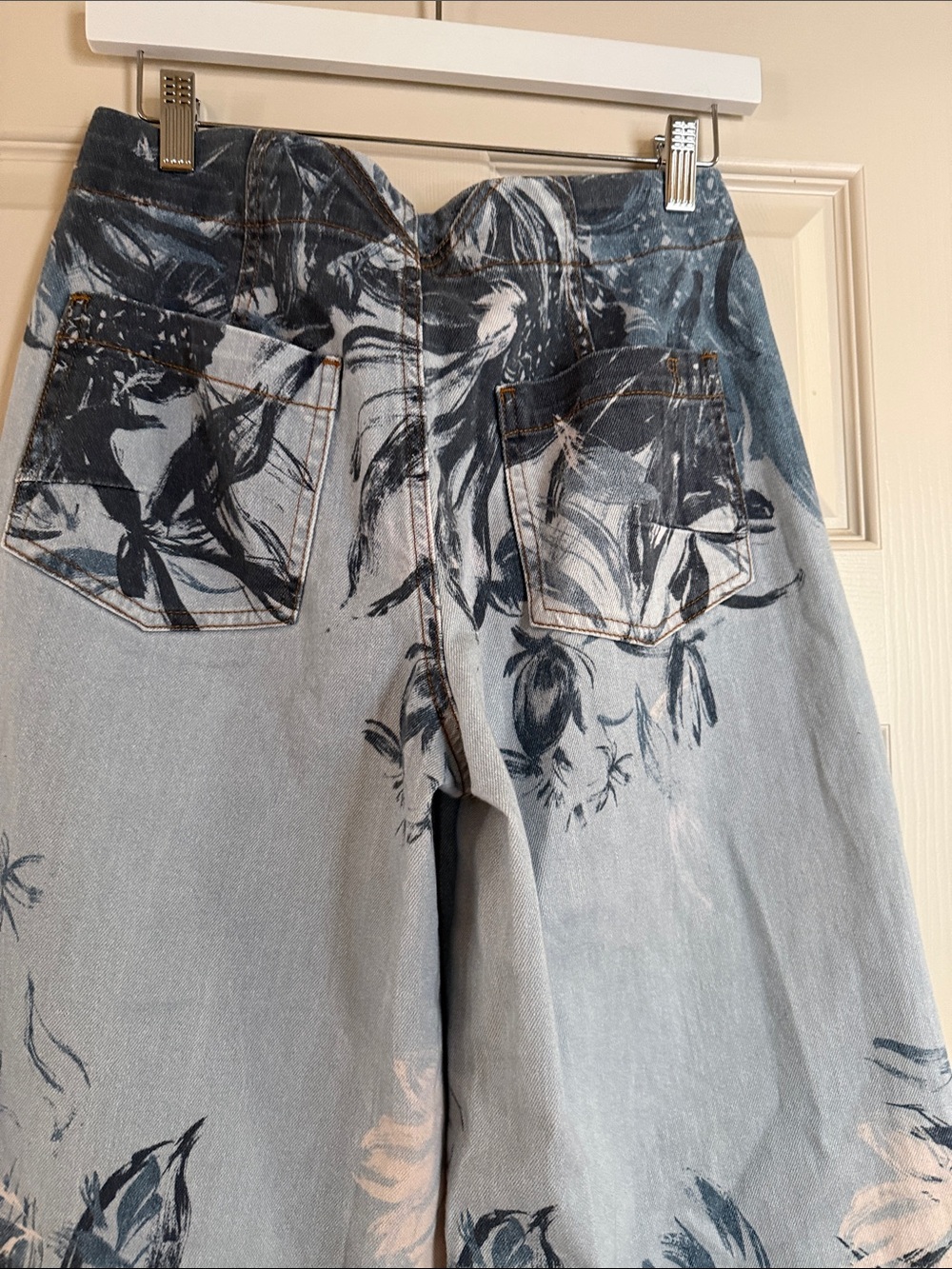 Pilcro Blue Floral Wide-Leg Cropped Jeans - Picture 6 of 11